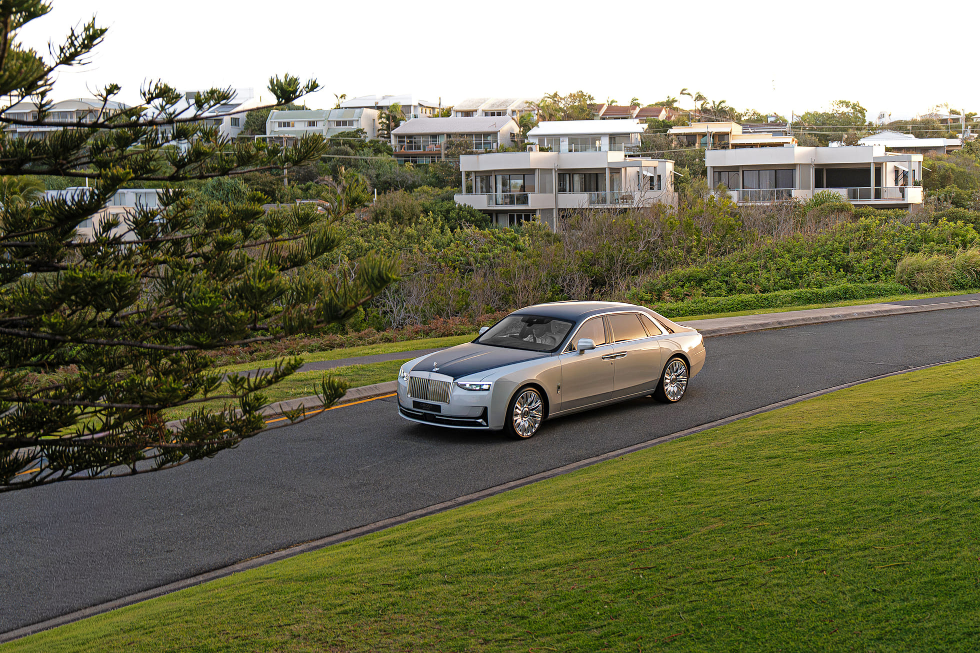 Rolls-Royce Motor Cars: A Celebration of Coastal Elegance and Timeless Heritage
